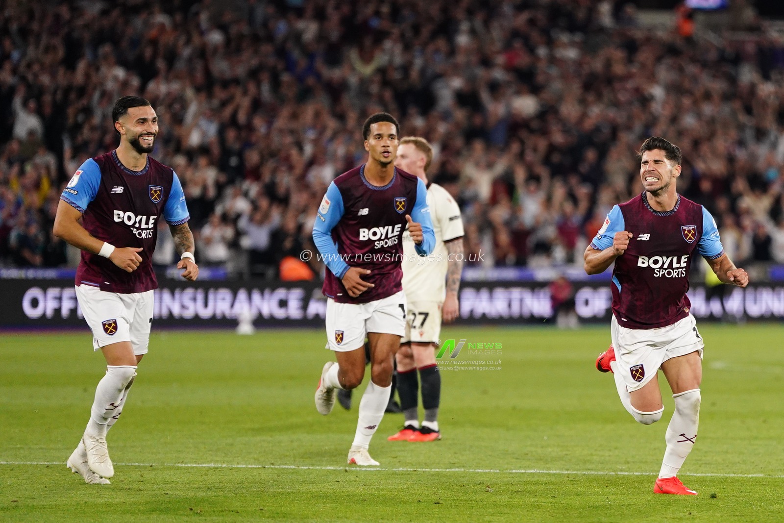 Manor Solomon of West Ham United celebrates his goal during the Sky Bet Championship match West Ham United vs Wrexham at London Stadium, London, United Kingdom on 11 September 2026

(Photo by Harvey Murphy/News Images)
