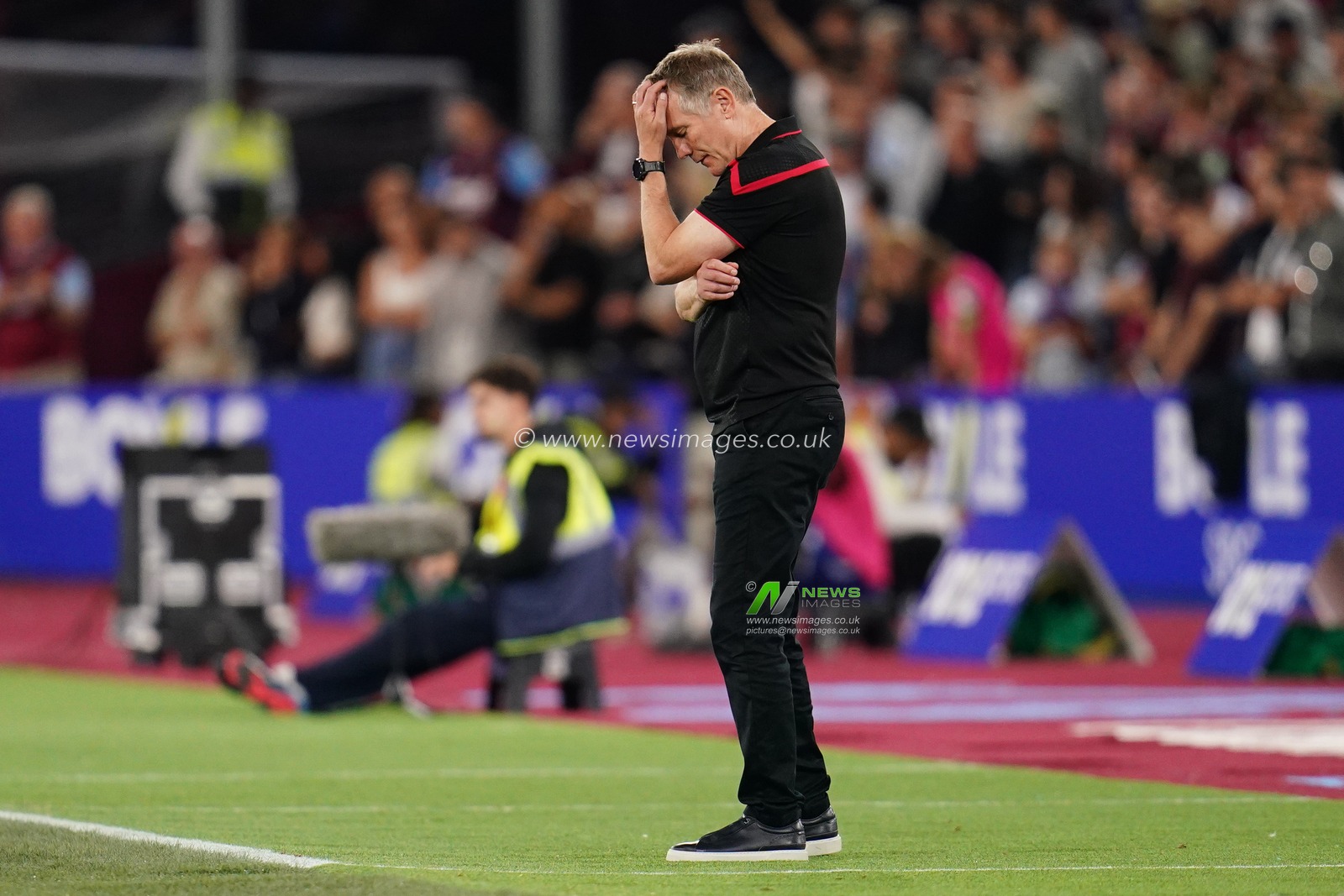 Phil Parkinson manager of Wrexham during the Sky Bet Championship match West Ham United vs Wrexham at London Stadium, London, United Kingdom on 11 September 2026

(Photo by Harvey Murphy/News Images)