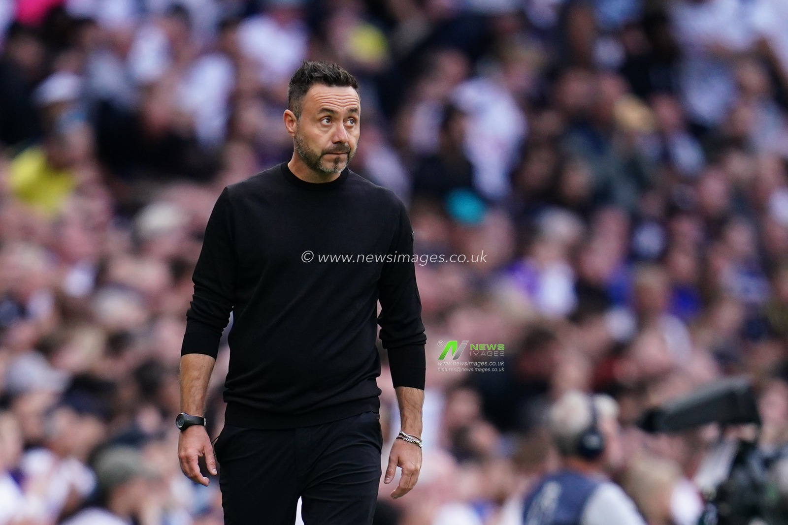 Roberto De Zerbi manager of Tottenham Hotspur during the Premier League match Tottenham Hotspur vs Everton at Tottenham Hotspur Stadium, London, United Kingdom on 12 September 2026

(Photo by Harvey Murphy/News Images)