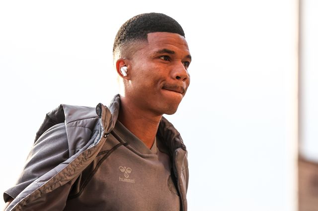 Reinildo Mandava of Sunderland arrives during the Premier League match Sunderland vs Arsenal at Stadium Of Light, Sunderland, United Kingdom on 12 September 2026

(Photo by Alfie Cosgrove/News Images)