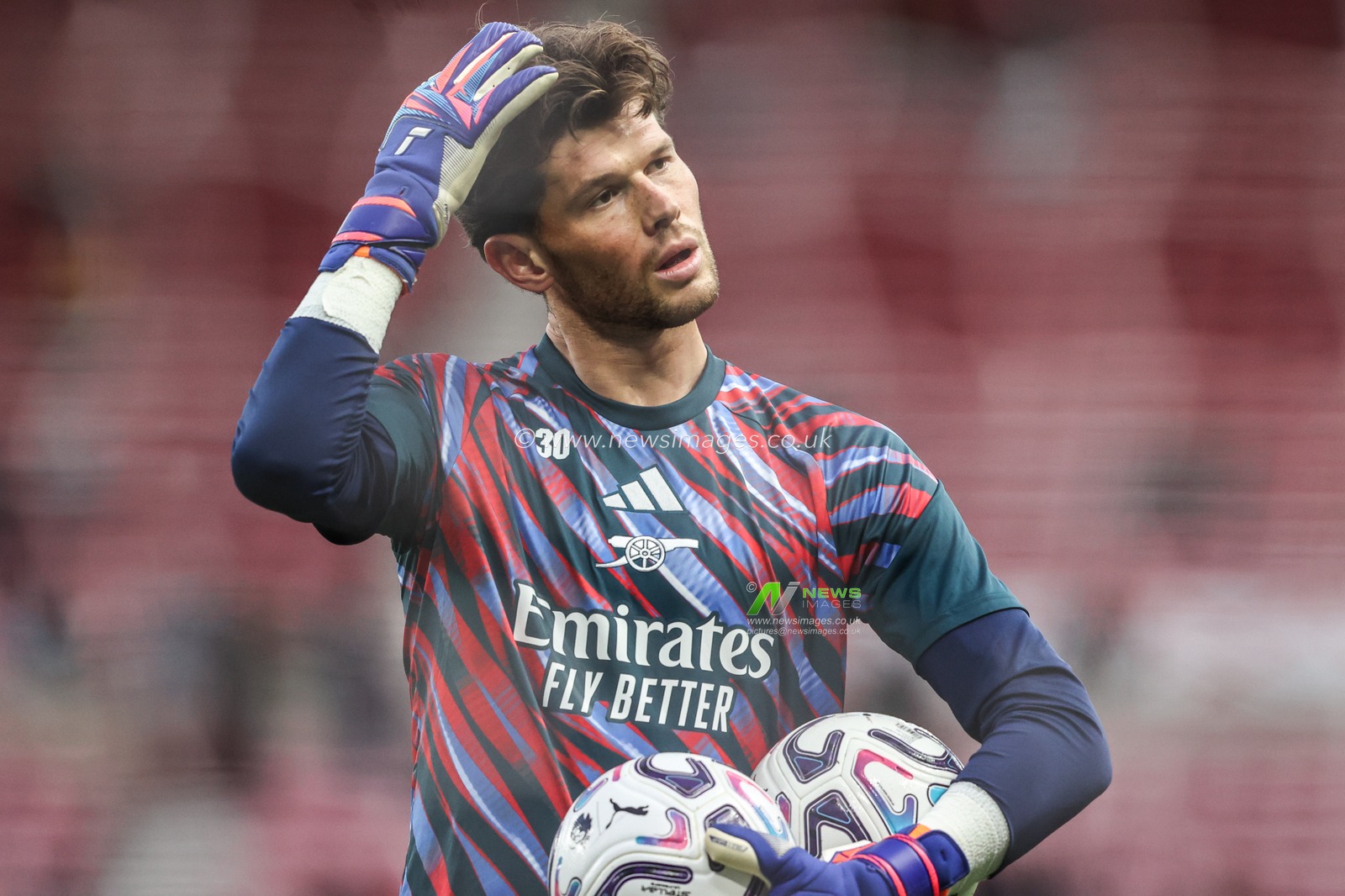 Arsenal goalkeeper Illan Meslier in the pregame warmup session during the Premier League match Sunderland vs Arsenal at Stadium Of Light, Sunderland, United Kingdom on 12 September 2026

(Photo by Alfie Cosgrove/News Images)