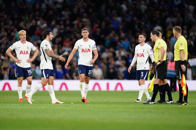 Tottenham Hotspur players at full time during the Premier League match Tottenham Hotspur vs Everton at Tottenham Hotspur Stadium, London, United Kingdom on 12 September 2026

(Photo by Harvey Murphy/News Images)