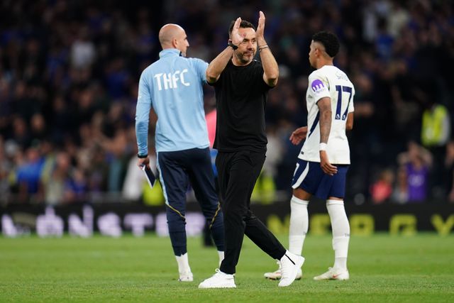 Roberto De Zerbi manager of Tottenham Hotspur applauds home support at full time during the Premier League match Tottenham Hotspur vs Everton at Tottenham Hotspur Stadium, London, United Kingdom on 12 September 2026

(Photo by Harvey Murphy/News Images)