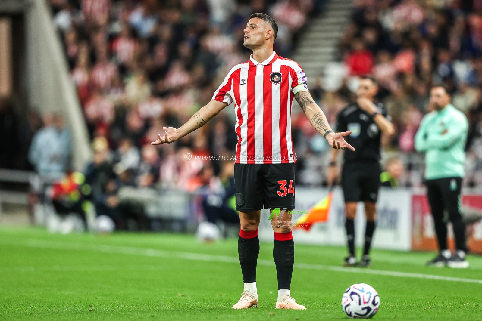Granit Xhaka of Sunderland reacts during the Premier League match Sunderland vs Arsenal at Stadium Of Light, Sunderland, United Kingdom on 12 September 2026

(Photo by Alfie Cosgrove/News Images)