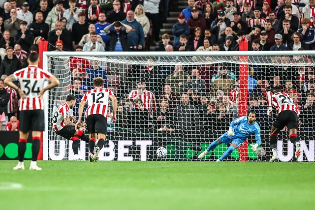 Arsenal goalkeeper David Raya saves a penalty from Enzo Le Fee of Sunderland during the Premier League match Sunderland vs Arsenal at Stadium Of Light, Sunderland, United Kingdom on 12 September 2026

(Photo by Alfie Cosgrove/News Images)