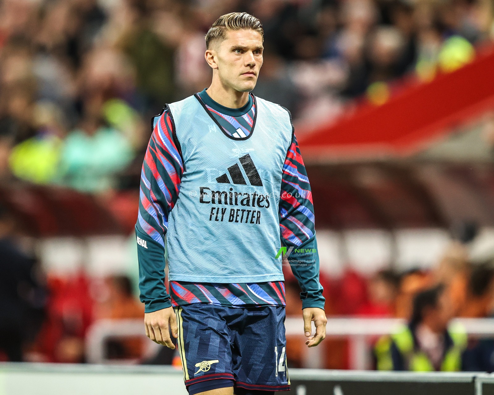 Viktor Gyokeres of Arsenal warms up during the Premier League match Sunderland vs Arsenal at Stadium Of Light, Sunderland, United Kingdom on 12 September 2026

(Photo by Alfie Cosgrove/News Images)