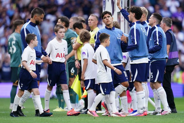 Mateus Fernandes of Tottenham Hotspur ahead of kick off during the Premier League match Tottenham Hotspur vs Everton at Tottenham Hotspur Stadium, London, United Kingdom on 12 September 2026

(Photo by Harvey Murphy/News Images)