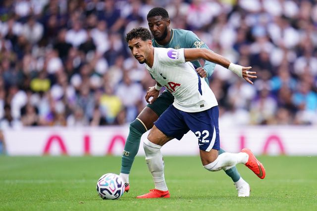 Omar Marmoush of Tottenham Hotspur and Ainsley Maitland-Niles of Everton battle during the Premier League match Tottenham Hotspur vs Everton at Tottenham Hotspur Stadium, London, United Kingdom on 12 September 2026

(Photo by Harvey Murphy/News Images)