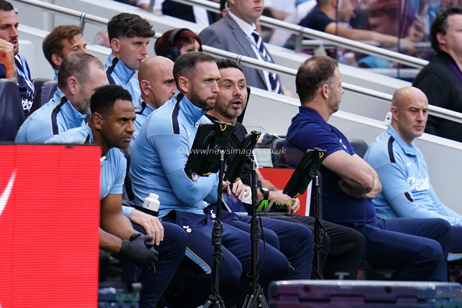 Roberto De Zerbi manager of Tottenham Hotspur during the Premier League match Tottenham Hotspur vs Everton at Tottenham Hotspur Stadium, London, United Kingdom on 12 September 2026

(Photo by Harvey Murphy/News Images)