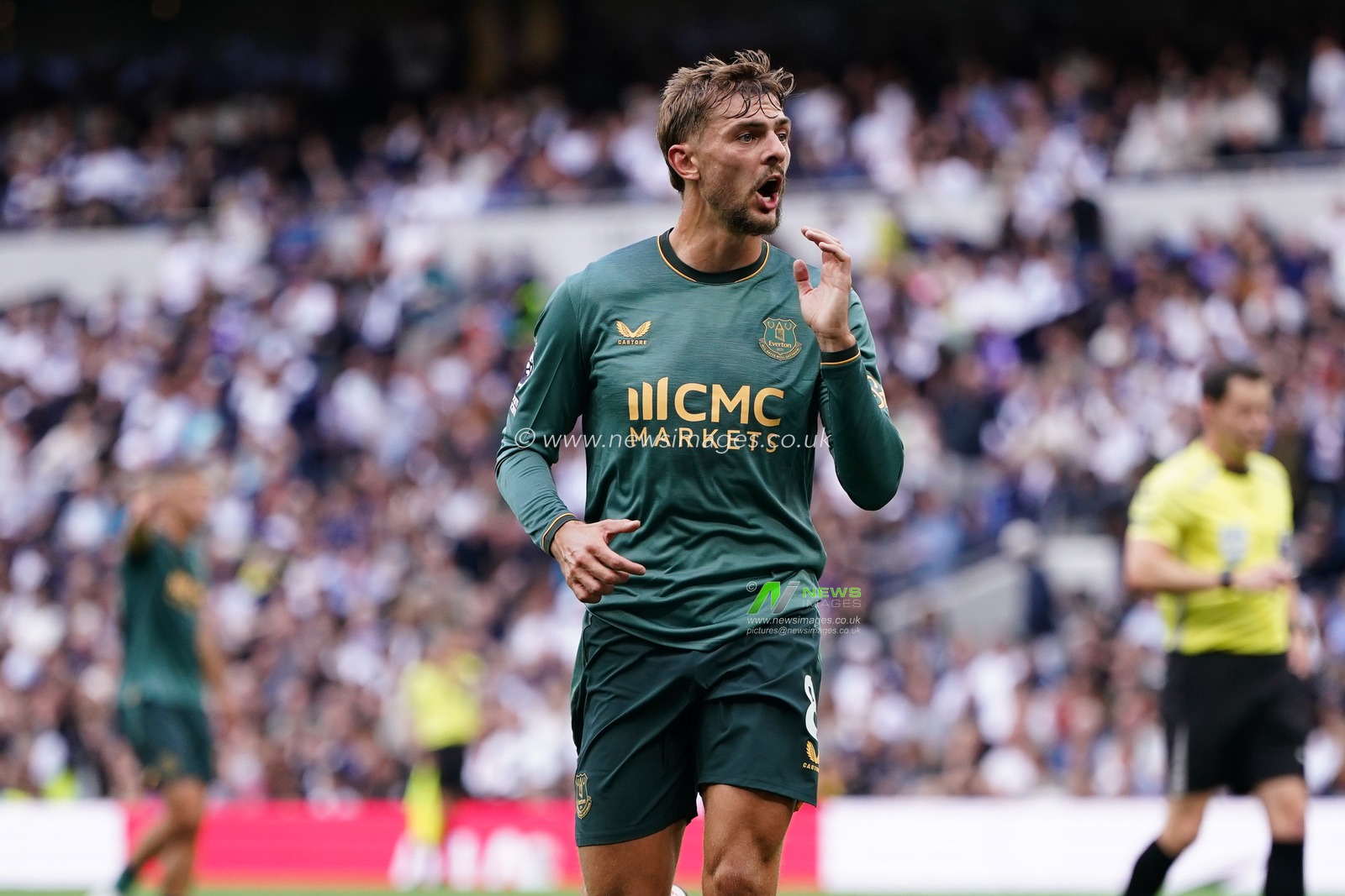 Kiernan Dewsbury-Hall of Everton during the Premier League match Tottenham Hotspur vs Everton at Tottenham Hotspur Stadium, London, United Kingdom on 12 September 2026

(Photo by Harvey Murphy/News Images)