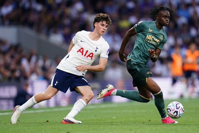 Tyrique George of Everton drives with the ball under pressure from Archie Gray of Tottenham Hotspur during the Premier League match Tottenham Hotspur vs Everton at Tottenham Hotspur Stadium, London, United Kingdom on 12 September 2026

(Photo by Harvey Murphy/News Images)