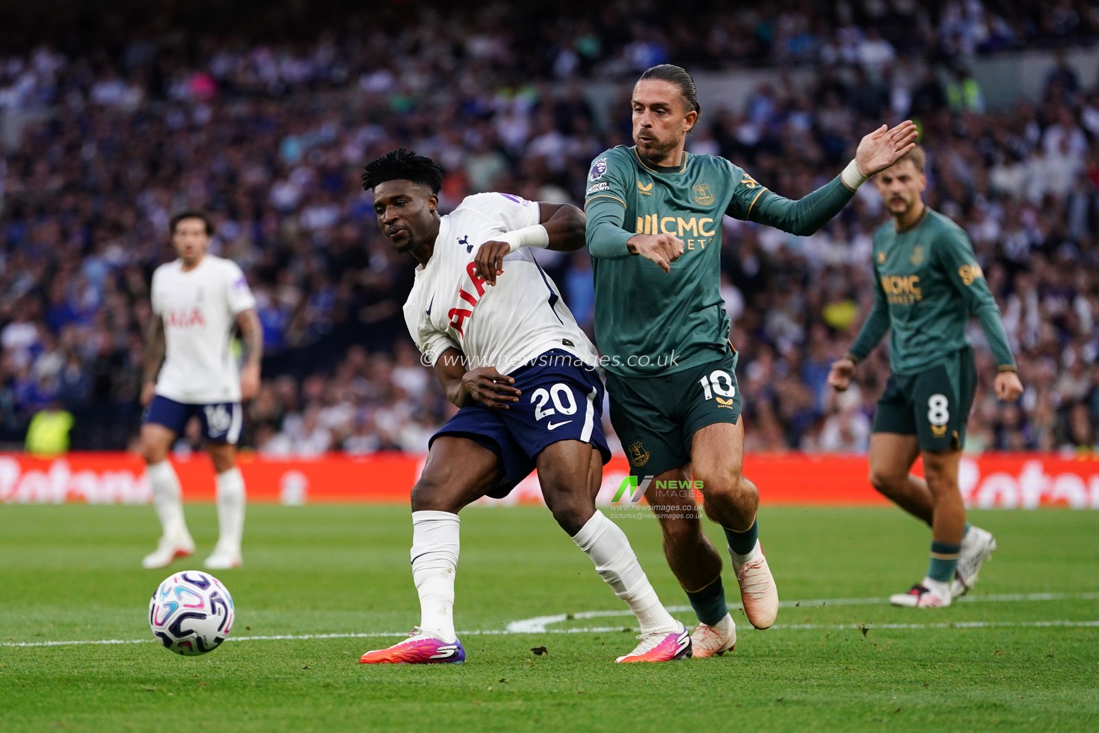 Mohammed Kudus of Tottenham Hotspur and Jack Grealish of Everton battle during the Premier League match Tottenham Hotspur vs Everton at Tottenham Hotspur Stadium, London, United Kingdom on 12 September 2026

(Photo by Harvey Murphy/News Images)