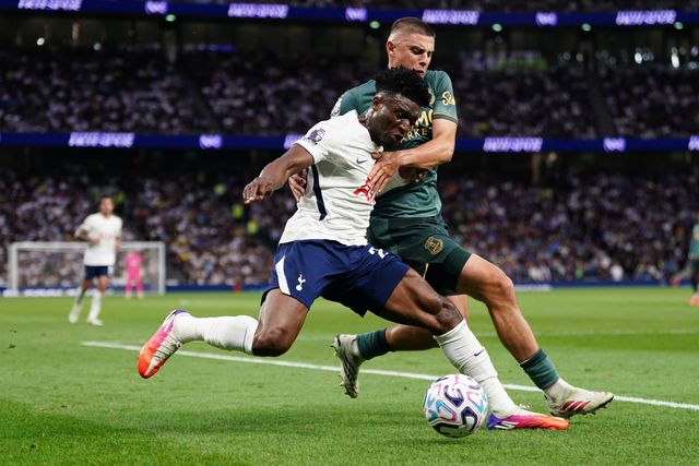 Mohammed Kudus of Tottenham Hotspur attempts cross under pressure from Vitaliy Mykolenko of Everton during the Premier League match Tottenham Hotspur vs Everton at Tottenham Hotspur Stadium, London, United Kingdom on 12 September 2026

(Photo by Harvey Murphy/News Images)