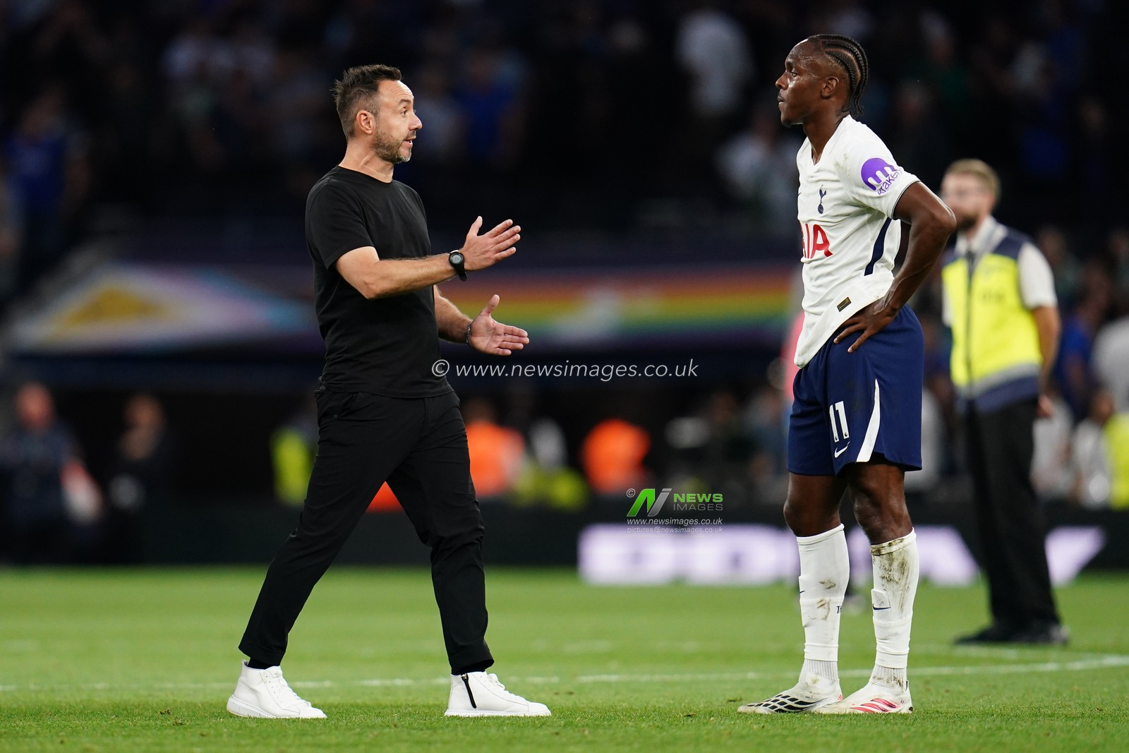 Roberto De Zerbi manager of Tottenham Hotspur and Mathys Tel of Tottenham Hotspur at full time during the Premier League match Tottenham Hotspur vs Everton at Tottenham Hotspur Stadium, London, United Kingdom on 12 September 2026

(Photo by Harvey Murphy/News Images)