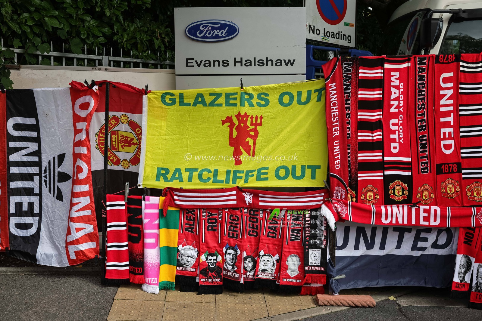 Manchester United memorabilia on sale during the Premier League match Manchester United vs Manchester City at Old Trafford, Manchester, United Kingdom on 13 September 2026

(Photo by Mark Cosgrove/News Images)