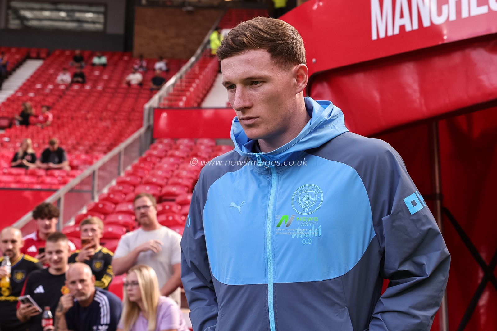 Elliot Anderson of Manchester City arrives during the Premier League match Manchester United vs Manchester City at Old Trafford, Manchester, United Kingdom on 13 September 2026

(Photo by Mark Cosgrove/News Images)