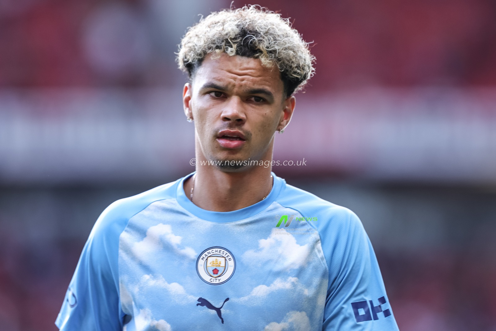 Nico O'Reilly of Manchester City in the pregame warmup session during the Premier League match Manchester United vs Manchester City at Old Trafford, Manchester, United Kingdom on 13 September 2026

(Photo by Mark Cosgrove/News Images)