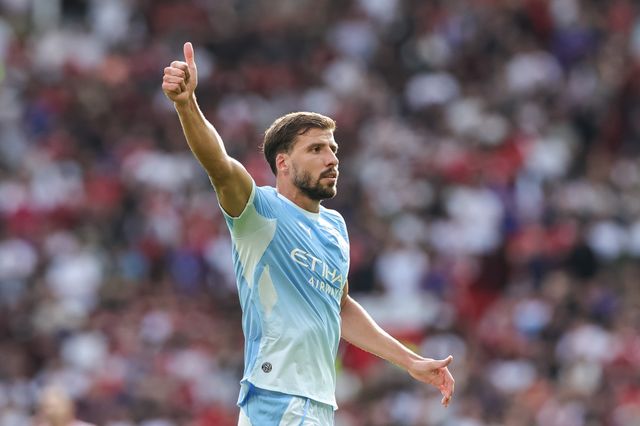 Ruben Dias of Manchester City gives his team instructions during the Premier League match Manchester United vs Manchester City at Old Trafford, Manchester, United Kingdom on 13 September 2026

(Photo by Mark Cosgrove/News Images)