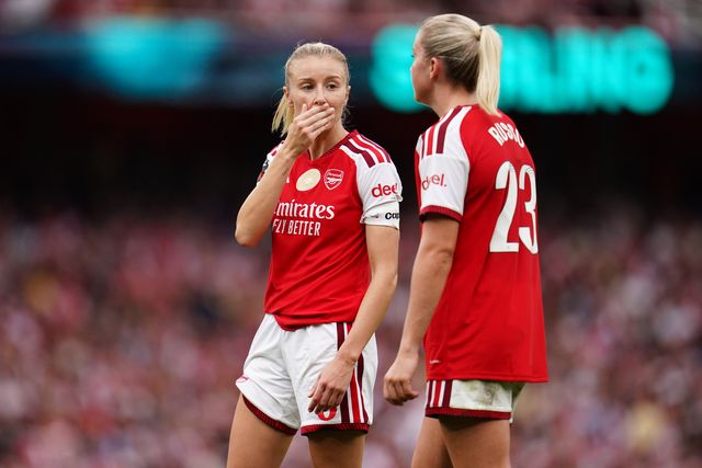 Leah Williamson of Arsenal and Alessia Russo of Arsenal prepare for corner kick during the Women's Super League match Arsenal vs Crystal Palace at Emirates, London, United Kingdom on 13 September 2026

(Photo by Harvey Murphy/News Images)