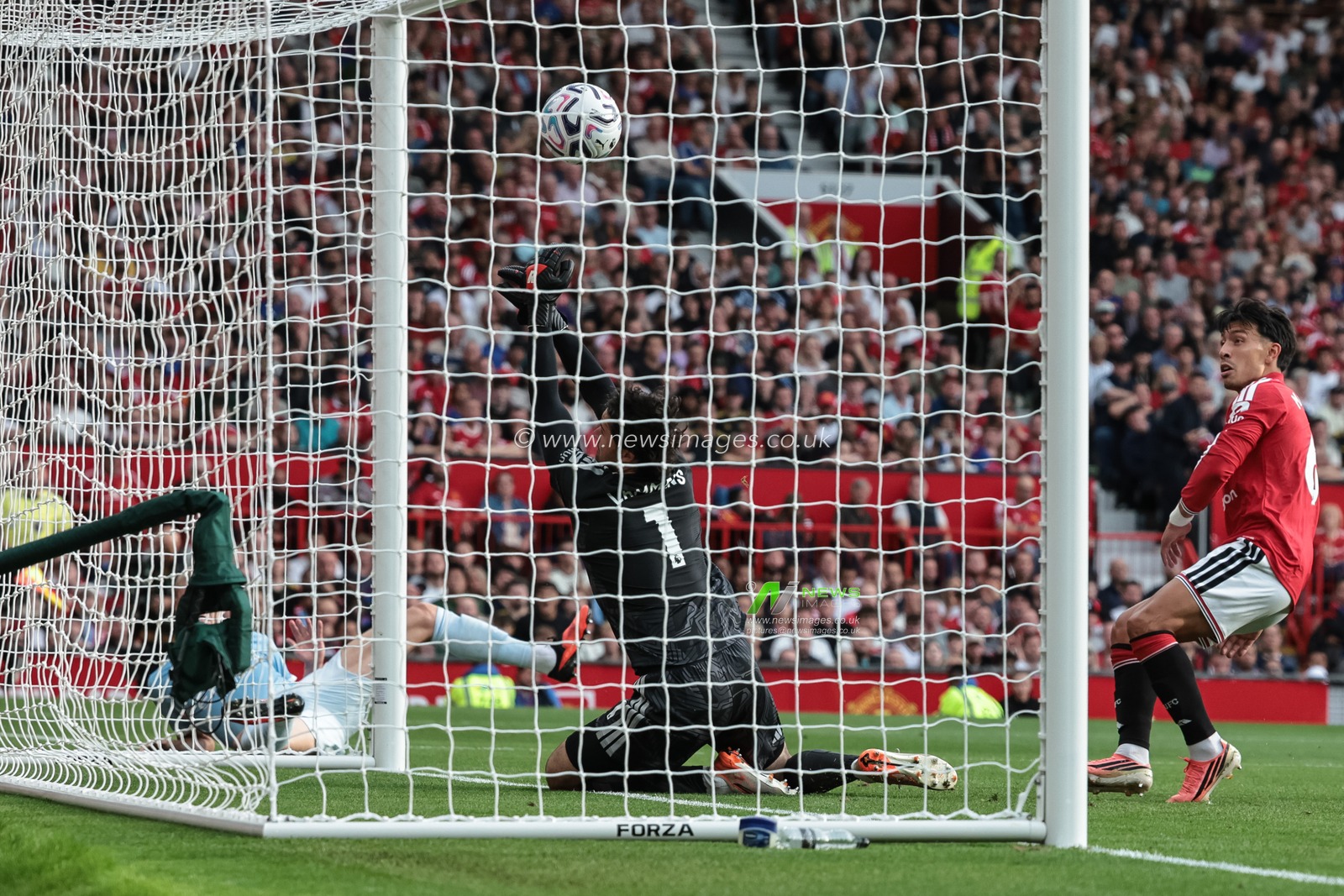 Erling Haaland of Manchester City scores to make it 0-1 during the Premier League match Manchester United vs Manchester City at Old Trafford, Manchester, United Kingdom on 13 September 2026

(Photo by Mark Cosgrove/News Images)