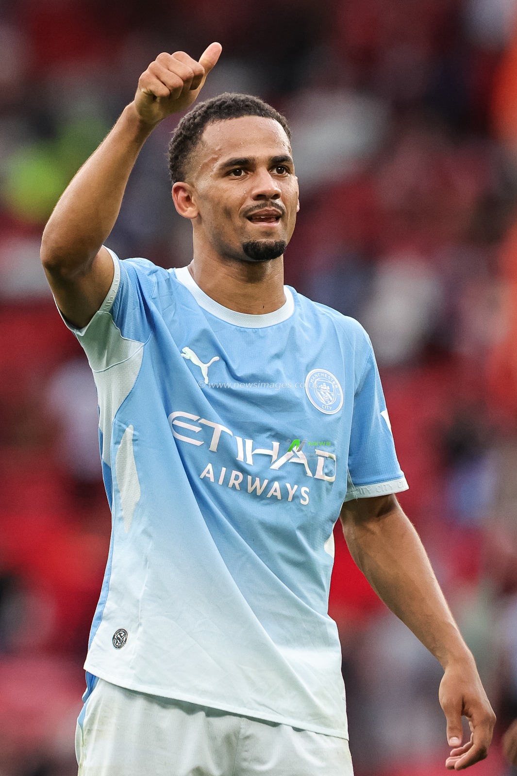 Iliman Ndiaye of Manchester City celebrates the 0-1 win with the fans during the Premier League match Manchester United vs Manchester City at Old Trafford, Manchester, United Kingdom on 13 September 2026

(Photo by Mark Cosgrove/News Images)