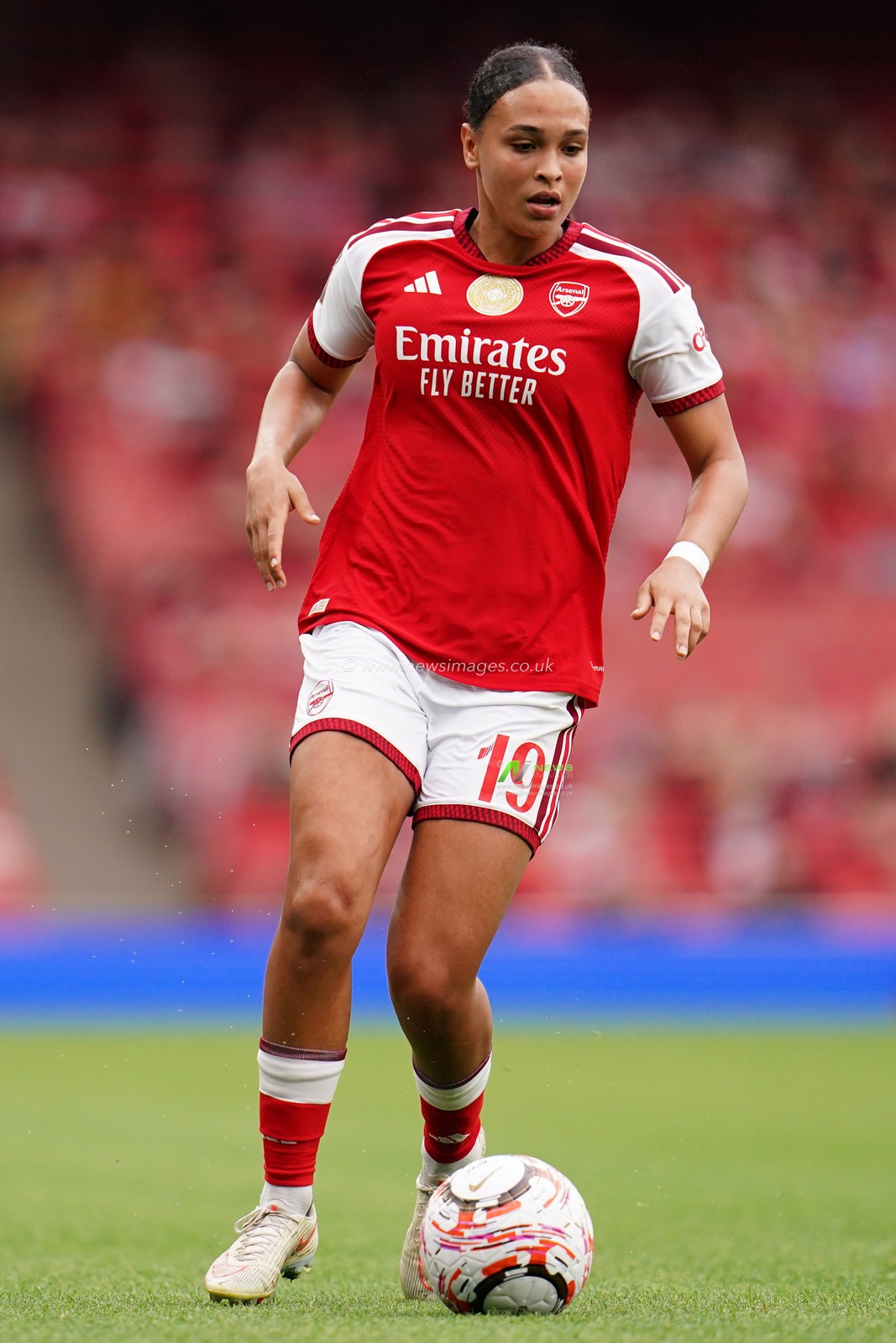 Lisa Baum of Arsenal with the ball during the Women's Super League match Arsenal vs Crystal Palace at Emirates, London, United Kingdom on 13 September 2026

(Photo by Harvey Murphy/News Images)
