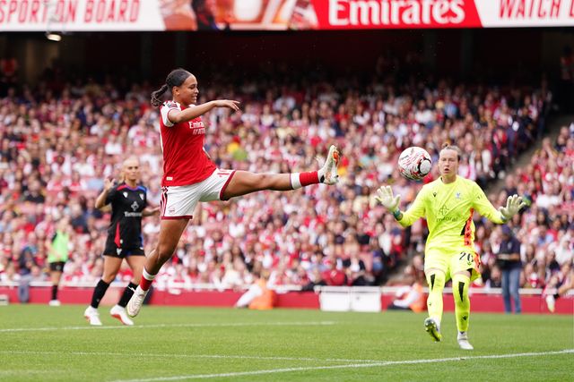 Lisa Baum of Arsenal attempts to keep ball alive during the Women's Super League match Arsenal vs Crystal Palace at Emirates, London, United Kingdom on 13 September 2026

(Photo by Harvey Murphy/News Images)