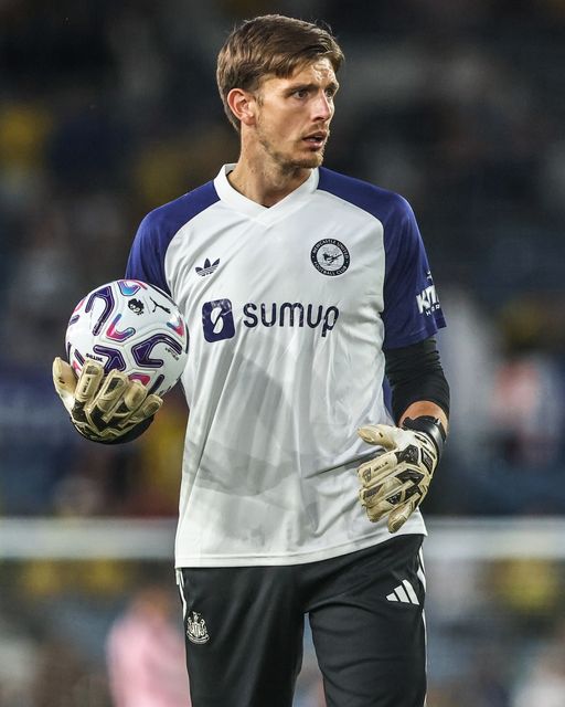 Newcastle United goalkeeper Nick Pope in the pregame warmup session during the Premier League match Leeds United vs Newcastle Untied at Elland Road, Leeds, United Kingdom on 14 September 2026

(Photo by Alfie Cosgrove/News Images)