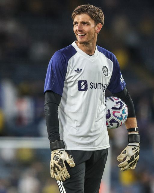 Newcastle United goalkeeper Nick Pope in the pregame warmup session during the Premier League match Leeds United vs Newcastle Untied at Elland Road, Leeds, United Kingdom on 14 September 2026

(Photo by Alfie Cosgrove/News Images)