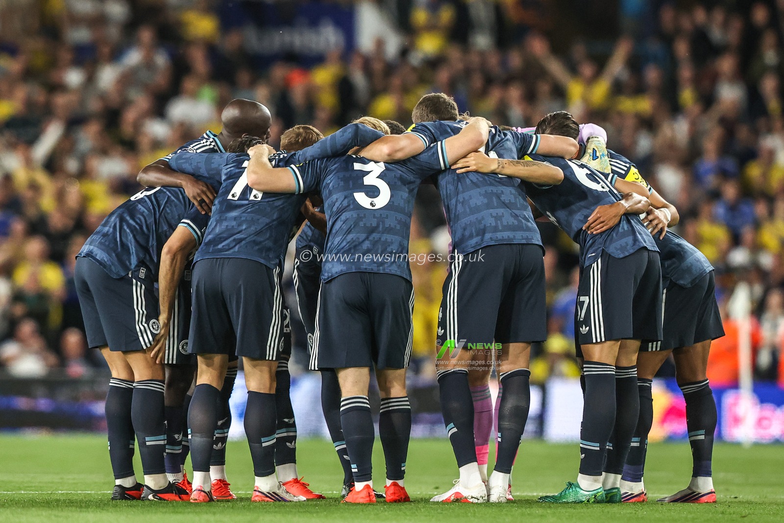 Newcastle United have a team huddle during the Premier League match Leeds United vs Newcastle Untied at Elland Road, Leeds, United Kingdom on 14 September 2026

(Photo by Alfie Cosgrove/News Images)