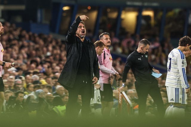 Daniel Farke manager of Leeds United gives his team instructions during the Premier League match Leeds United vs Newcastle Untied at Elland Road, Leeds, United Kingdom on 14 September 2026

(Photo by Alfie Cosgrove/News Images)