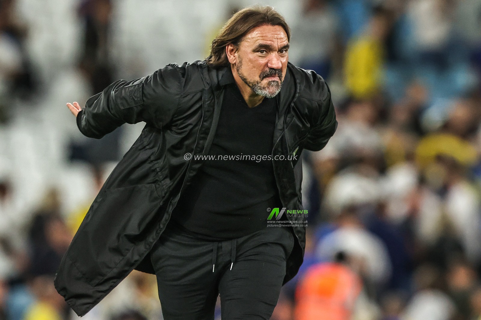 Daniel Farke manager of Leeds United celebrates the win with the fans after the game during the Premier League match Leeds United vs Newcastle Untied at Elland Road, Leeds, United Kingdom on 14 September 2026

(Photo by Alfie Cosgrove/News Images)