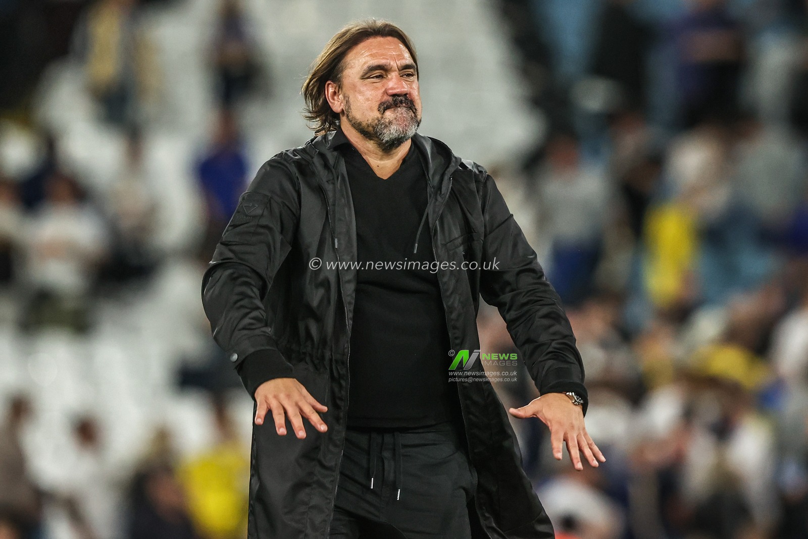 Daniel Farke manager of Leeds United celebrates the win with the fans after the game during the Premier League match Leeds United vs Newcastle Untied at Elland Road, Leeds, United Kingdom on 14 September 2026

(Photo by Alfie Cosgrove/News Images)
