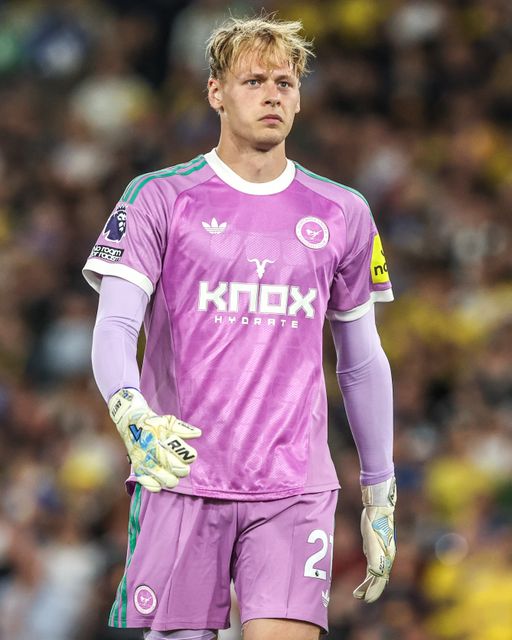 Newcastle United goalkeeper Lukas Hornicek during the Premier League match Leeds United vs Newcastle Untied at Elland Road, Leeds, United Kingdom on 14 September 2026

(Photo by Alfie Cosgrove/News Images)