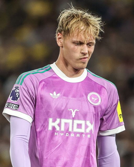 Newcastle United goalkeeper Lukas Hornicek during the Premier League match Leeds United vs Newcastle Untied at Elland Road, Leeds, United Kingdom on 14 September 2026

(Photo by Alfie Cosgrove/News Images)