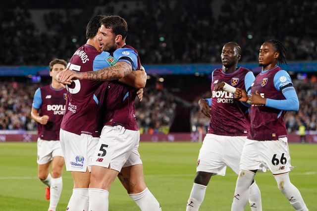 West Ham players celebrate goal to make it 1-1 during the Carabao Cup round 3 match West Ham United vs Fulham at London Stadium, London, United Kingdom on 15 September 2026

(Photo by Harvey Murphy/News Images)