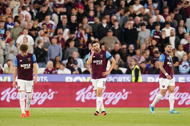West Ham players look on as Fulham score second goal during the Carabao Cup round 3 match West Ham United vs Fulham at London Stadium, London, United Kingdom on 15 September 2026

(Photo by Harvey Murphy/News Images)