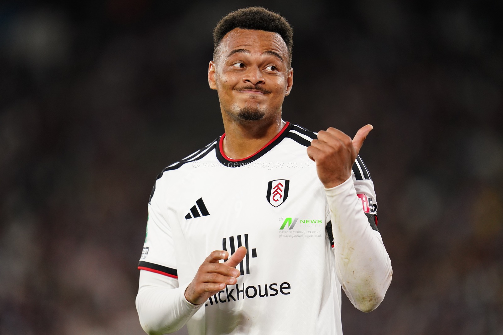 Rodrigo Muniz of Fulham to away support on west ham supporters during the Carabao Cup round 3 match West Ham United vs Fulham at London Stadium, London, United Kingdom on 15 September 2026

(Photo by Harvey Murphy/News Images)