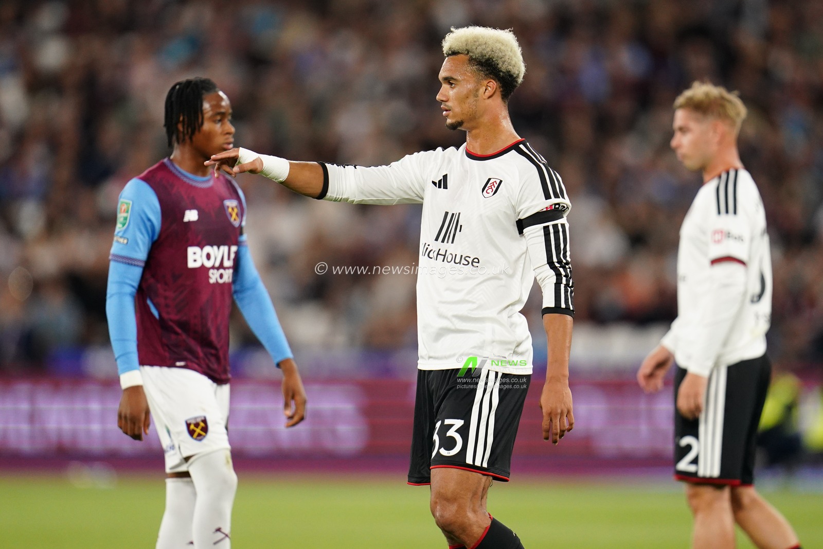 Antonee Robinson of Fulham during the Carabao Cup round 3 match West Ham United vs Fulham at London Stadium, London, United Kingdom on 15 September 2026

(Photo by Harvey Murphy/News Images)
