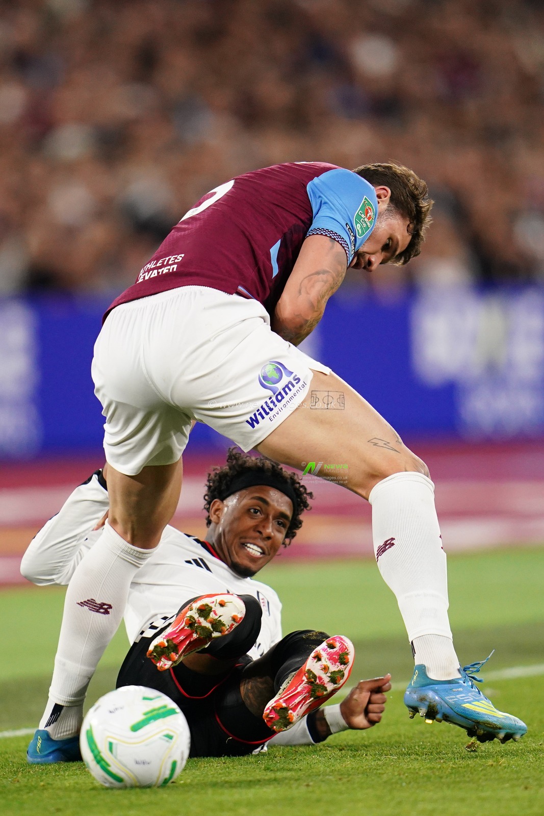 Kevin of Fulham attempts to win ball off Morato of West Ham United during the Carabao Cup round 3 match West Ham United vs Fulham at London Stadium, London, United Kingdom on 15 September 2026

(Photo by Harvey Murphy/News Images)