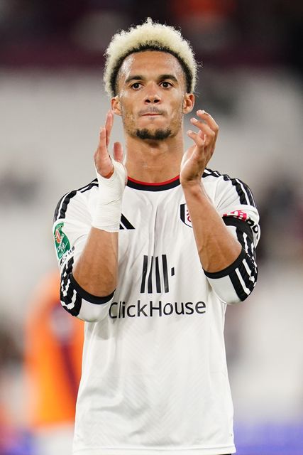 Antonee Robinson of Fulham applauds away support at full time during the Carabao Cup round 3 match West Ham United vs Fulham at London Stadium, London, United Kingdom on 15 September 2026

(Photo by Harvey Murphy/News Images)