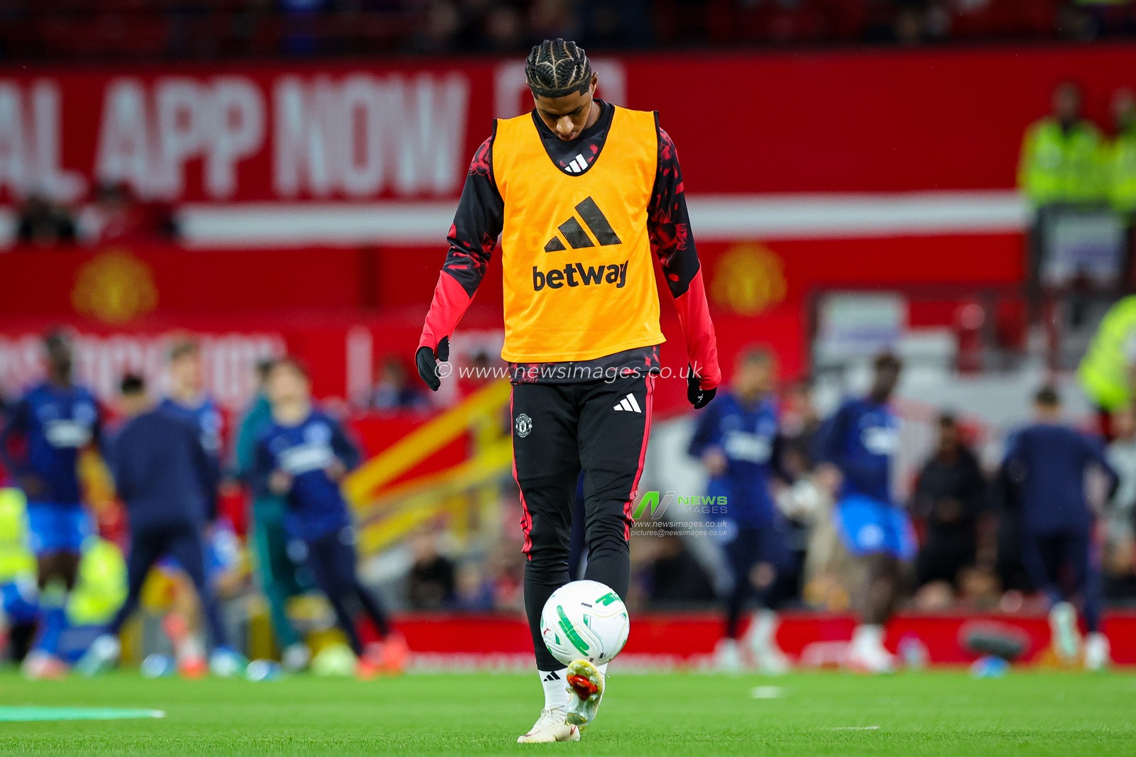 Marcus Rashford of Manchester United in the pregame warmup session  during the Carabao Cup round 3 match Manchester United vs Brighton & Hove Albion at Old Trafford, Manchester, United Kingdom on 16 September 2026

(Photo by Mark Cosgrove/News Images)