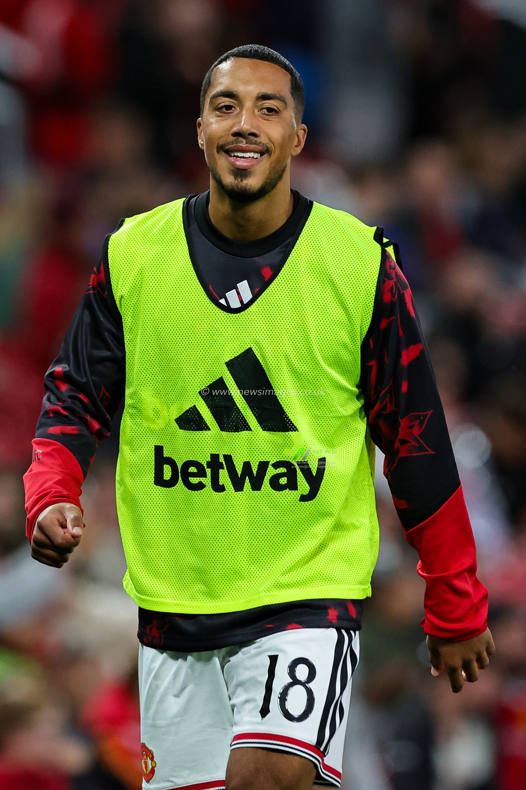 Youri Tielemans of Manchester United in the pregame warmup session  during the Carabao Cup round 3 match Manchester United vs Brighton & Hove Albion at Old Trafford, Manchester, United Kingdom on 16 September 2026

(Photo by Mark Cosgrove/News Images)