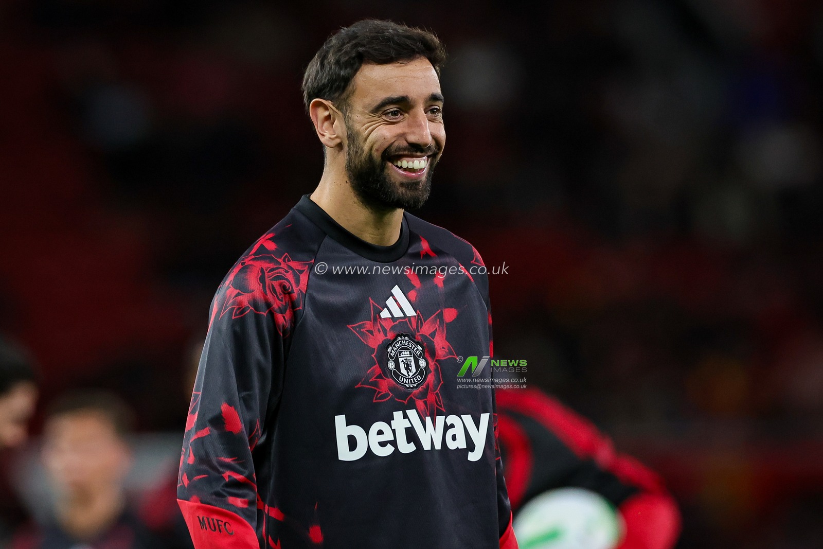 Bruno Fernandes of Manchester United in the pregame warmup session  during the Carabao Cup round 3 match Manchester United vs Brighton & Hove Albion at Old Trafford, Manchester, United Kingdom on 16 September 2026

(Photo by Mark Cosgrove/News Images)