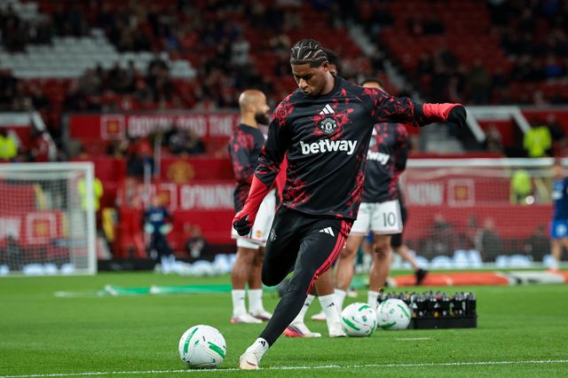 Marcus Rashford of Manchester United in the pregame warmup session  during the Carabao Cup round 3 match Manchester United vs Brighton & Hove Albion at Old Trafford, Manchester, United Kingdom on 16 September 2026

(Photo by Mark Cosgrove/News Images)
