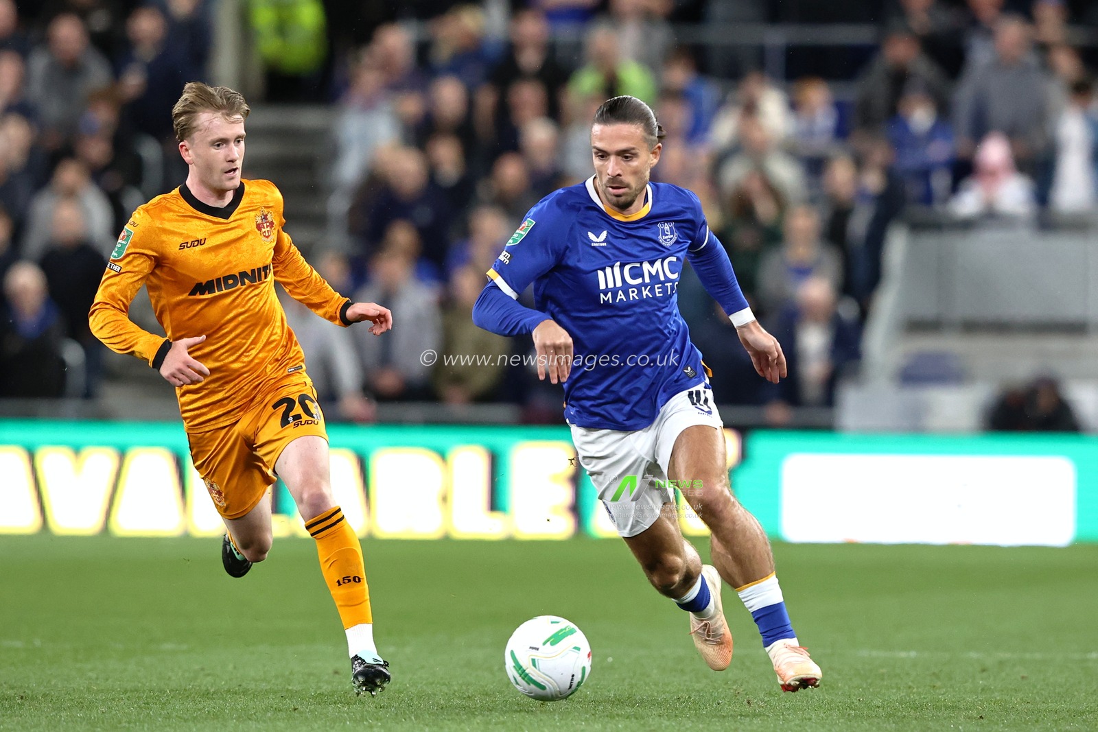 Jack Grealish of Everton breaks with the ball during the Carabao Cup round 3 match Everton vs Wolverhampton Wanderers at Hill Dickinson Stadium, Liverpool, United Kingdom on 16 September 2026

(Photo by Alfie Cosgrove/News Images)