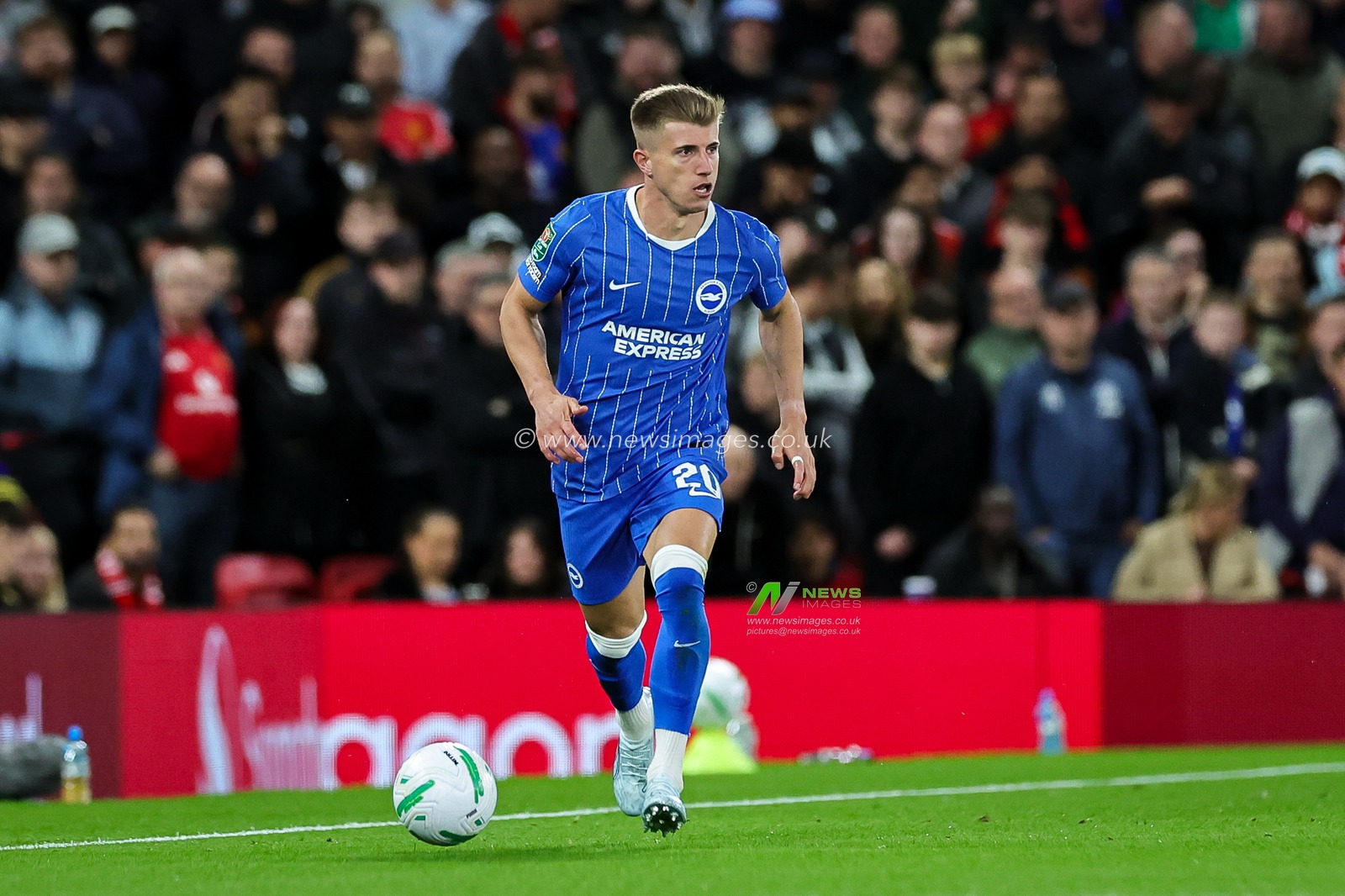 Costinha of Brighton & Hove Albion makes a run with the ball  during the Carabao Cup round 3 match Manchester United vs Brighton & Hove Albion at Old Trafford, Manchester, United Kingdom on 16 September 2026

(Photo by Mark Cosgrove/News Images)
