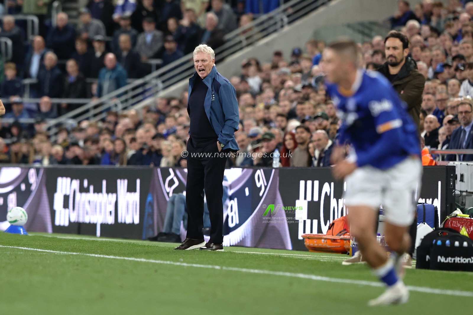 David Moyes manager of Everton gives his team instructions during the Carabao Cup round 3 match Everton vs Wolverhampton Wanderers at Hill Dickinson Stadium, Liverpool, United Kingdom on 16 September 2026

(Photo by Alfie Cosgrove/News Images)