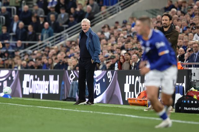 David Moyes manager of Everton gives his team instructions during the Carabao Cup round 3 match Everton vs Wolverhampton Wanderers at Hill Dickinson Stadium, Liverpool, United Kingdom on 16 September 2026

(Photo by Alfie Cosgrove/News Images)