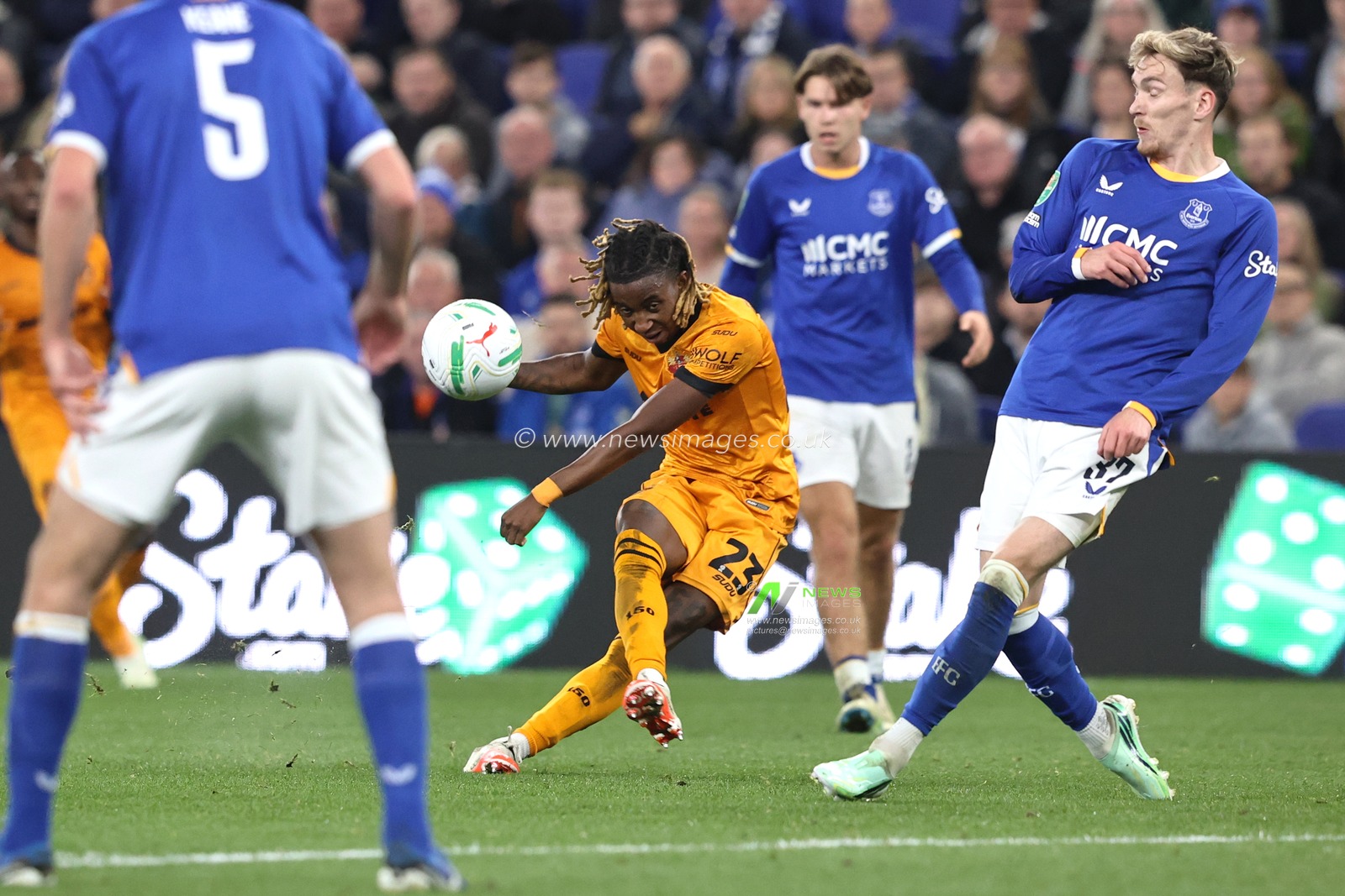 Tawanda Chirewa of Wolverhampton Wanderers takes a shot on goal during the Carabao Cup round 3 match Everton vs Wolverhampton Wanderers at Hill Dickinson Stadium, Liverpool, United Kingdom on 16 September 2026

(Photo by Alfie Cosgrove/News Images)